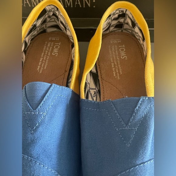 Mens Toms Classics UCLA Blue/Yellow loafers Size 10.5 NWT - Picture 2 of 9